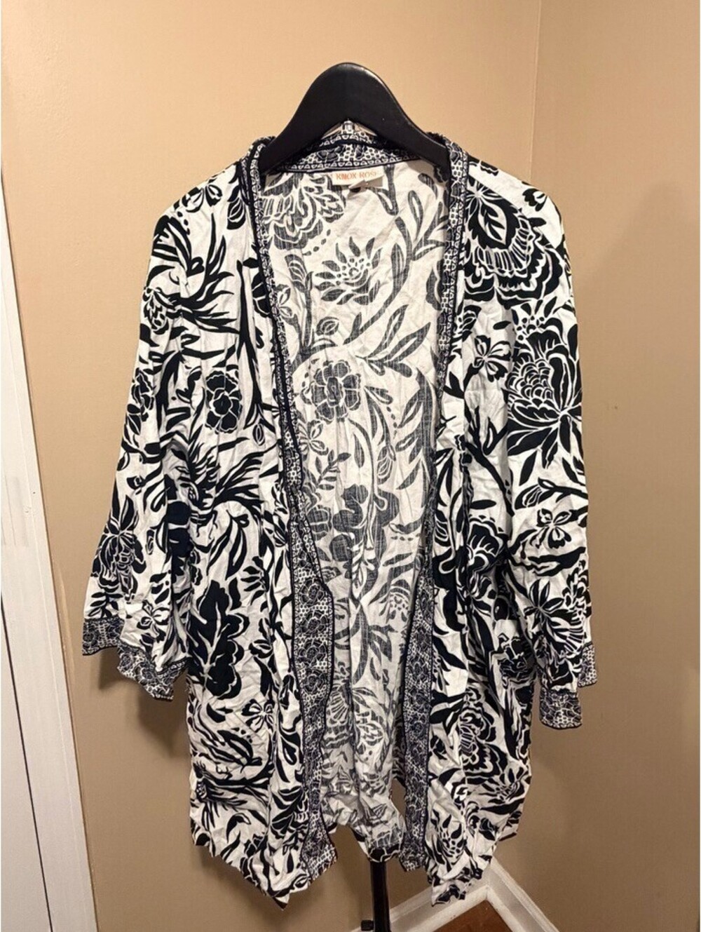 Knox Rose Black White Floral Kimono Size M/L